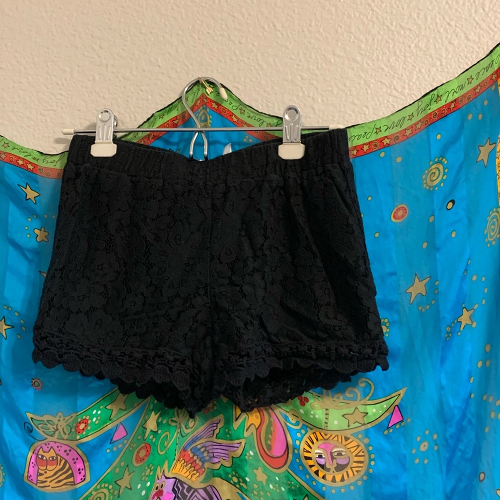 Black flower design shorts